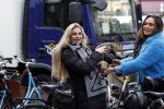 Amsterdam 3 maart 2023
Gaby Blaaser zwanger in Amsterdam zuid met een vriendin en haar hond