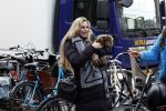 Amsterdam 3 maart 2023
Gaby Blaaser zwanger in Amsterdam zuid met een vriendin en haar hond