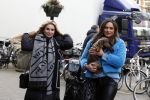 Amsterdam 3 maart 2023
Gaby Blaaser zwanger in Amsterdam zuid met een vriendin en haar hond