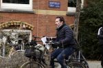 Amsterdam 8 maart 2023
Jacob Derwig leert zijn teksten terwijl hij door Amsterdam zuid fietst