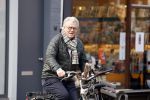 Amsterdam 16 februari 2023
Jeroen Krabbe doet boodschap op de cornelis schuytstraat