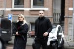 Amsterdam 21 februari 2023
Johnny Heitinga en zijn vrouw Charlotte Sophie in hun nieuwe Eli Zero stads wagentje.