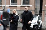 Amsterdam 21 februari 2023
Johnny Heitinga en zijn vrouw Charlotte Sophie in hun nieuwe Eli Zero stads wagentje.