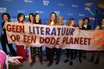 Amsterdam 10 maart 2023
Boekenbal 2023 in de schouwburg van Amsterdam.
Maartje Wortel en Hanna Bervoets  en andere schrijfsters maken een statement
