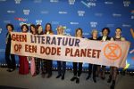 Amsterdam 10 maart 2023
Boekenbal 2023 in de schouwburg van Amsterdam.
Maartje Wortel en Hanna Bervoets  en andere schrijfsters maken een statement