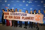 Amsterdam 10 maart 2023
Boekenbal 2023 in de schouwburg van Amsterdam.
Maartje Wortel en Hanna Bervoets  en andere schrijfsters maken een statement