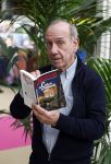 Amsterdam 22 februari 2023
Peter Romer signeert zijn nieuwste Baantjer boek op de huishoudbeurs.