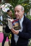 Amsterdam 22 februari 2023
Peter Romer signeert zijn nieuwste Baantjer boek op de huishoudbeurs.