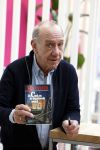 Amsterdam 22 februari 2023
Peter Romer signeert zijn nieuwste Baantjer boek op de huishoudbeurs.