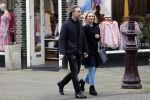 Amsterdam 4 maart 2023
Rob v d  Wouw  met zijn vriendin in Amsterdam zuid