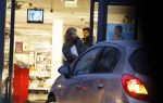 Vinkeveen Abcoude 16 februari 2023
Roxeanne Hazes en haar man Erik Zwennes gaan vanaf hun huis naar Abcoude waar Roxeanne boodschappen doet bij de HEMA
