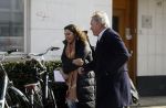Amsterdam 2 maart 2023
Tom Egbers spreekt een random vrouw aan op straat in Amsterdam zuid.