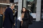 Amsterdam 2 maart 2023
Tom Egbers spreekt een random vrouw aan op straat in Amsterdam zuid.