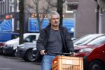Amsterdam 15 februari 2023
Victor Reinier op de fiets in Amsterdam zuid.