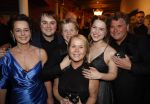 Amsterdam 5 maart 2023
Premiere les Miserables in Carre.
Wolter Kroes en zij nvrouw Tessa en zoons kwam naar hun zus/dochter Pamela Kroes kijken .
Ook de ex vrouw van Wolter en moeder van Pamela was aanwezig