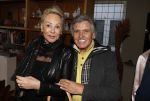 Breukelen 12 februari 2024
Ria Valk viert haar 65 jarig artiesten jubileum en krijgt een koninklijk onderscheiding van de burgemeester van de Ronde Venen. Adriaan Hoes kwam met zijn partner