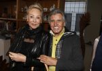 Breukelen 12 februari 2024
Ria Valk viert haar 65 jarig artiesten jubileum en krijgt een koninklijk onderscheiding van de burgemeester van de Ronde Venen. Adriaan Hoes kwam met zijn partner