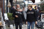 Amsterdam 20 januari 2024
Bas Smit en Zeus met Alter Ego truien op de cornelis schuytstraat