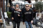 Amsterdam 20 januari 2024
Bas Smit en Zeus met Alter Ego truien op de cornelis schuytstraat