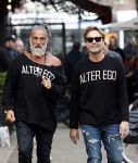 Amsterdam 20 januari 2024
Bas Smit en Zeus met Alter Ego truien op de cornelis schuytstraat
