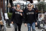 Amsterdam 20 januari 2024
Bas Smit en Zeus met Alter Ego truien op de cornelis schuytstraat