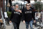 Amsterdam 20 januari 2024
Bas Smit en Zeus met Alter Ego truien op de cornelis schuytstraat
