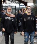 Amsterdam 20 januari 2024
Bas Smit en Zeus met Alter Ego truien op de cornelis schuytstraat