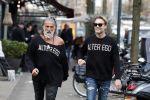 Amsterdam 20 januari 2024
Bas Smit en Zeus met Alter Ego truien op de cornelis schuytstraat