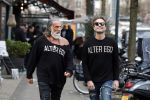 Amsterdam 20 januari 2024
Bas Smit en Zeus met Alter Ego truien op de cornelis schuytstraat