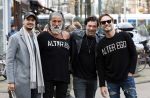 Amsterdam 20 januari 2024
Bas Smit en Zeus met Alter Ego truien op de cornelis schuytstraat