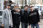 Amsterdam 20 januari 2024
Bas Smit en Zeus met Alter Ego truien op de cornelis schuytstraat