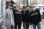 Amsterdam 20 januari 2024
Bas Smit en Zeus met Alter Ego truien op de cornelis schuytstraat