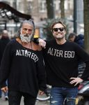 Amsterdam 20 januari 2024
Bas Smit en Zeus met Alter Ego truien op de cornelis schuytstraat