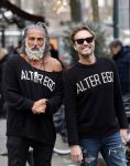 Amsterdam 20 januari 2024
Bas Smit en Zeus met Alter Ego truien op de cornelis schuytstraat