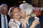 Breukelen 12 februari 2024
Ria Valk viert haar 65 jarig artiesten jubileum en krijgt een koninklijk onderscheiding van de burgemeester van de Ronde Venen. Ben Cramer