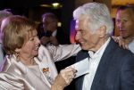 Breukelen 12 februari 2024
Ria Valk viert haar 65 jarig artiesten jubileum en krijgt een koninklijk onderscheiding van de burgemeester van de Ronde Venen. Ben Cramer
