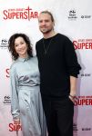 Amsterdam 21 januari 2024
Premiere Jesus Christ Superstar in het DeLaMar theater. Birgit Schuurman met vriend