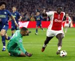 Amsterdam, 3 Februari 2024 AJAX-PSV, eindstand 1-1
Kompetitie Seizoen 2023-2024
Brian Brobbey en Walter Benitez