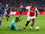 Amsterdam, 3 Februari 2024 AJAX-PSV, eindstand 1-1
Kompetitie Seizoen 2023-2024
Brian Brobbey en Walter Benitez