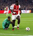 Amsterdam, 3 Februari 2024 AJAX-PSV, eindstand 1-1
Kompetitie Seizoen 2023-2024
Brian Brobbey en Walter Benitez