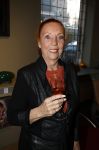 Breukelen 12 februari 2024
Ria Valk viert haar 65 jarig artiesten jubileum en krijgt een koninklijk onderscheiding van de burgemeester van de Ronde Venen. Carry Tefsen
