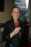 Breukelen 12 februari 2024
Ria Valk viert haar 65 jarig artiesten jubileum en krijgt een koninklijk onderscheiding van de burgemeester van de Ronde Venen. Carry Tefsen