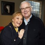 Breukelen 12 februari 2024
Ria Valk viert haar 65 jarig artiesten jubileum en krijgt een koninklijk onderscheiding van de burgemeester van de Ronde Venen. Conny Vink kwam met haar man