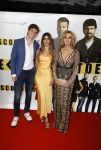 Amsterdam 29 januari 2024
Premiere Scotoe in Tuschinski met oa in de cast Sinan Eroglu Mohammed Chara Rose Bertram Said Boumazoughe Melisa Asli Pamuk Ferdi Stofmeel Daphne Deckers Emma Deckers en Oscar Aerts. Daphne Deckers met Alec Deckers en vriendin