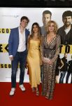 Amsterdam 29 januari 2024
Premiere Scotoe in Tuschinski met oa in de cast Sinan Eroglu Mohammed Chara Rose Bertram Said Boumazoughe Melisa Asli Pamuk Ferdi Stofmeel Daphne Deckers Emma Deckers en Oscar Aerts. Daphne Deckers met Alec Deckers en vriendin