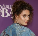 Den Bosch 27 januari 2024
Premiere verliefd op ibiza in de Brabant Hallen. Emma Deckers kwam met een goede vriendin