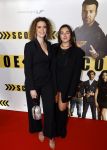 Amsterdam 29 januari 2024
Premiere Scotoe in Tuschinski met oa in de cast Sinan Eroglu Mohammed Chara Rose Bertram Said Boumazoughe Melisa Asli Pamuk Ferdi Stofmeel Daphne Deckers Emma Deckers en Oscar Aerts. Emma Deckers met een vriendin