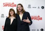 Amsterdam 21 januari 2024
Premiere Jesus Christ Superstar in het DeLaMar theater. Frank v d Lende met zijn moeder