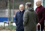 Amsterdam 28 februari 2024
Eugene v Dun en zijn partner komen aan bij de rechtbank van Amsterdam . Henk de Vries (partner Connie Witteman ) staat buiten bij de rechtbank.