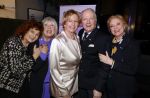 Breukelen 12 februari 2024
Ria Valk viert haar 65 jarig artiesten jubileum en krijgt een koninklijk onderscheiding van de burgemeester van de Ronde Venen. Imca Marina Willeke Alberti Ria Valk Ronnie Tober en Conny Vink